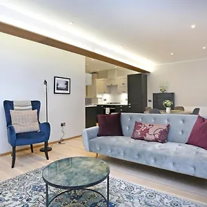  Apartment Joivy Refurbished On The Royal Mile